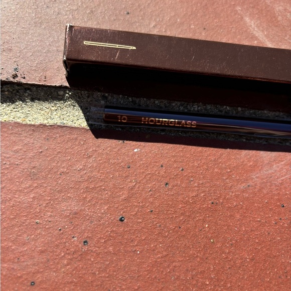 Hourglass liner brush - Picture 3 of 4